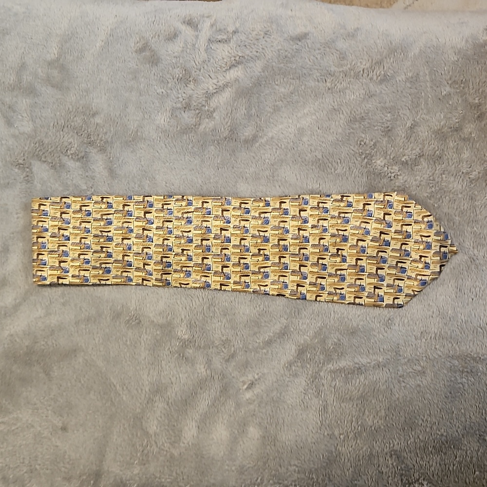 J. GARCIA New York at Night Collection Seventeen Adult Tan Necktie